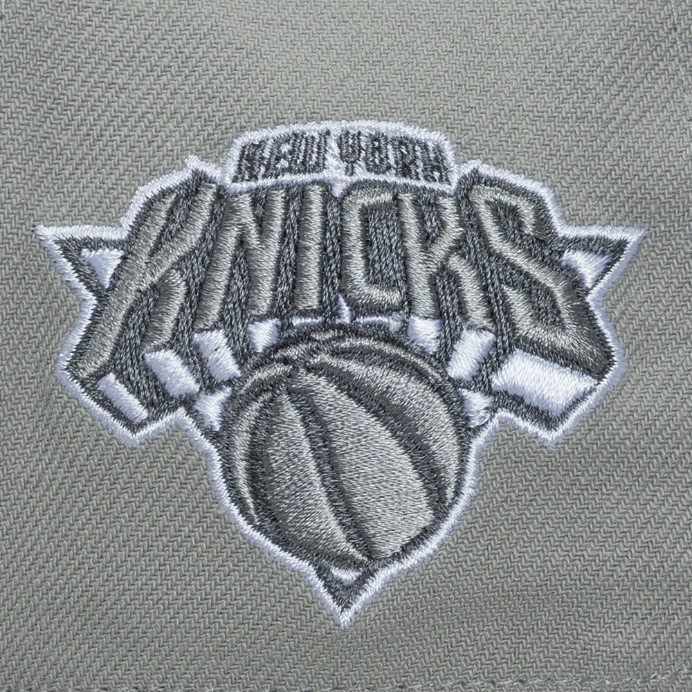 New York Knicks Thunderstorm Head Coach Pro Crown Snapback Hat Gray | Mitchell & Ness outlet
