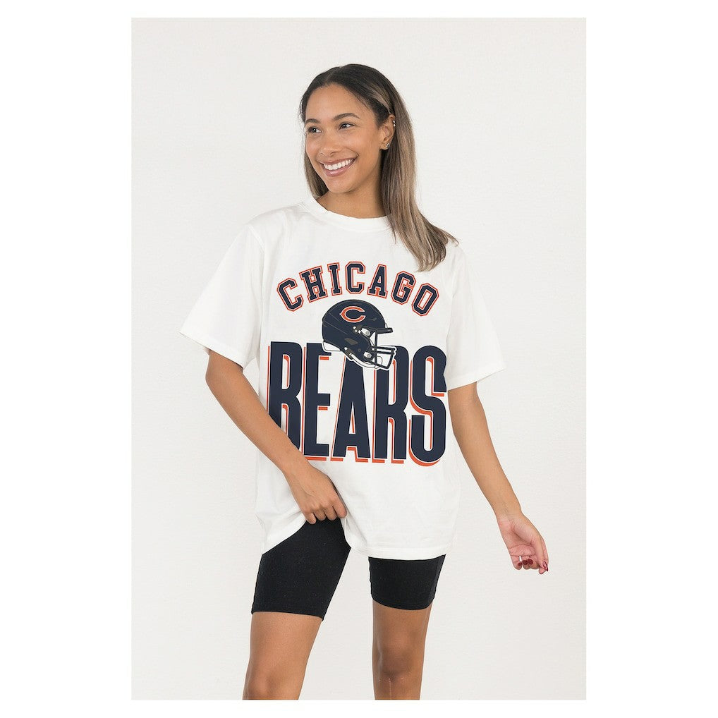 Chicago Bears Gameday Couture Women's Oversized Classic Fierce Focus T-Shirt White
