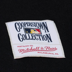 San Francisco Giants Mitchell & Ness Women's Cooperstown Collection Phantom Cropped T-Shirt - Black - Mitchell & Ness Lifestyle