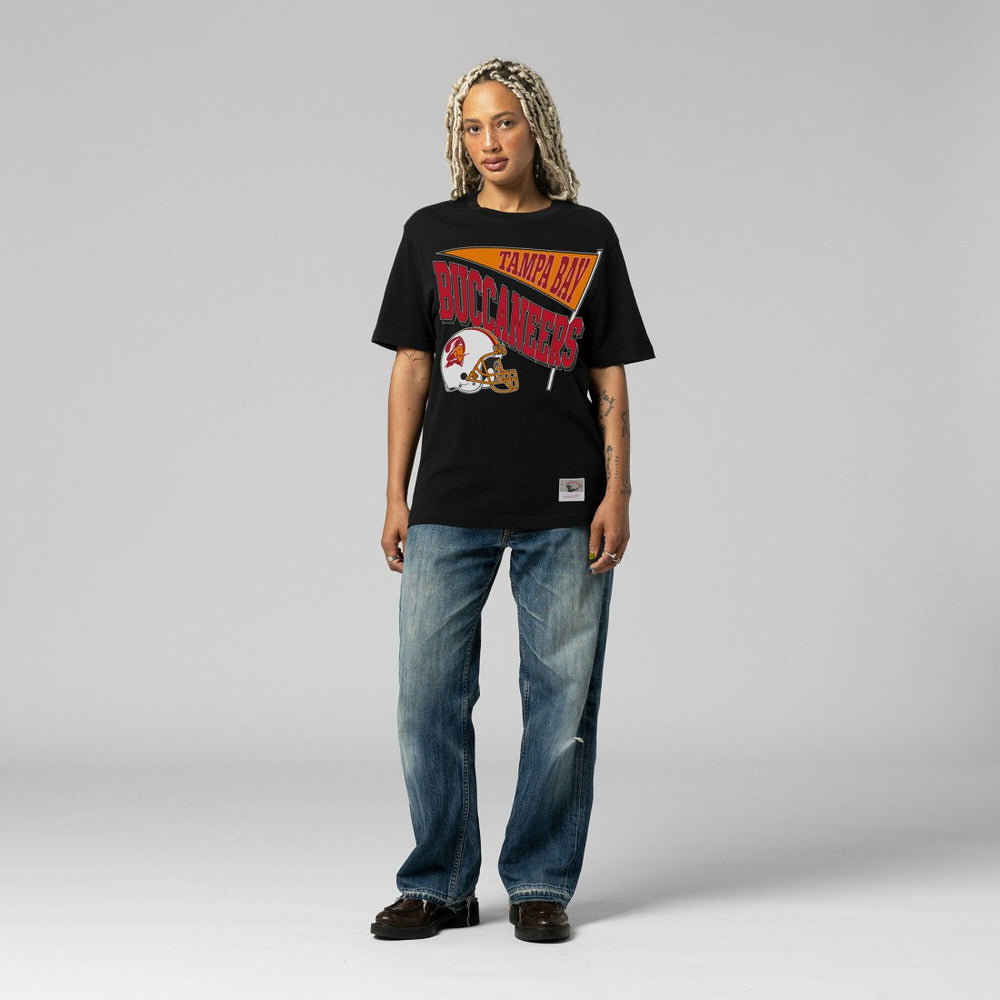 Mitchell & Ness Tampa Bay Buccaneers Women's Team Dynamic Boyfriend T-Shirt Black