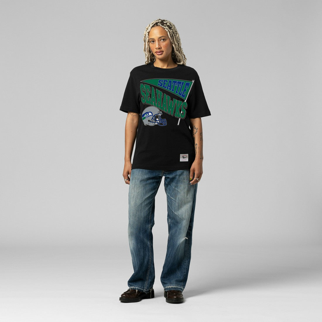 Mitchell & Ness Seattle Seahawks Women's Team Dynamic Boyfriend T-Shirt Black