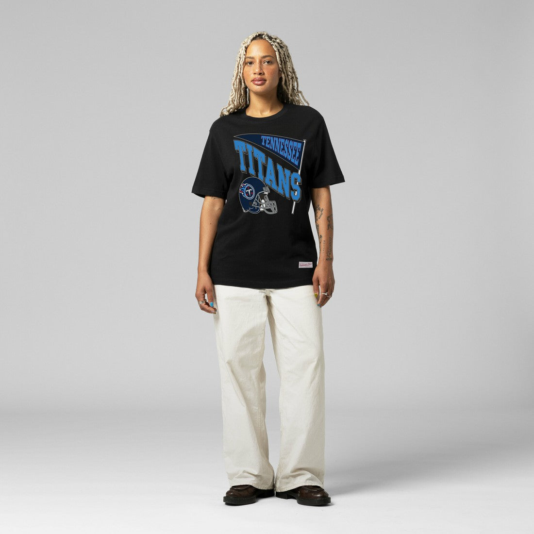 Mitchell & Ness Tennessee Titans Women's Team Dynamic Boyfriend T-Shirt Black