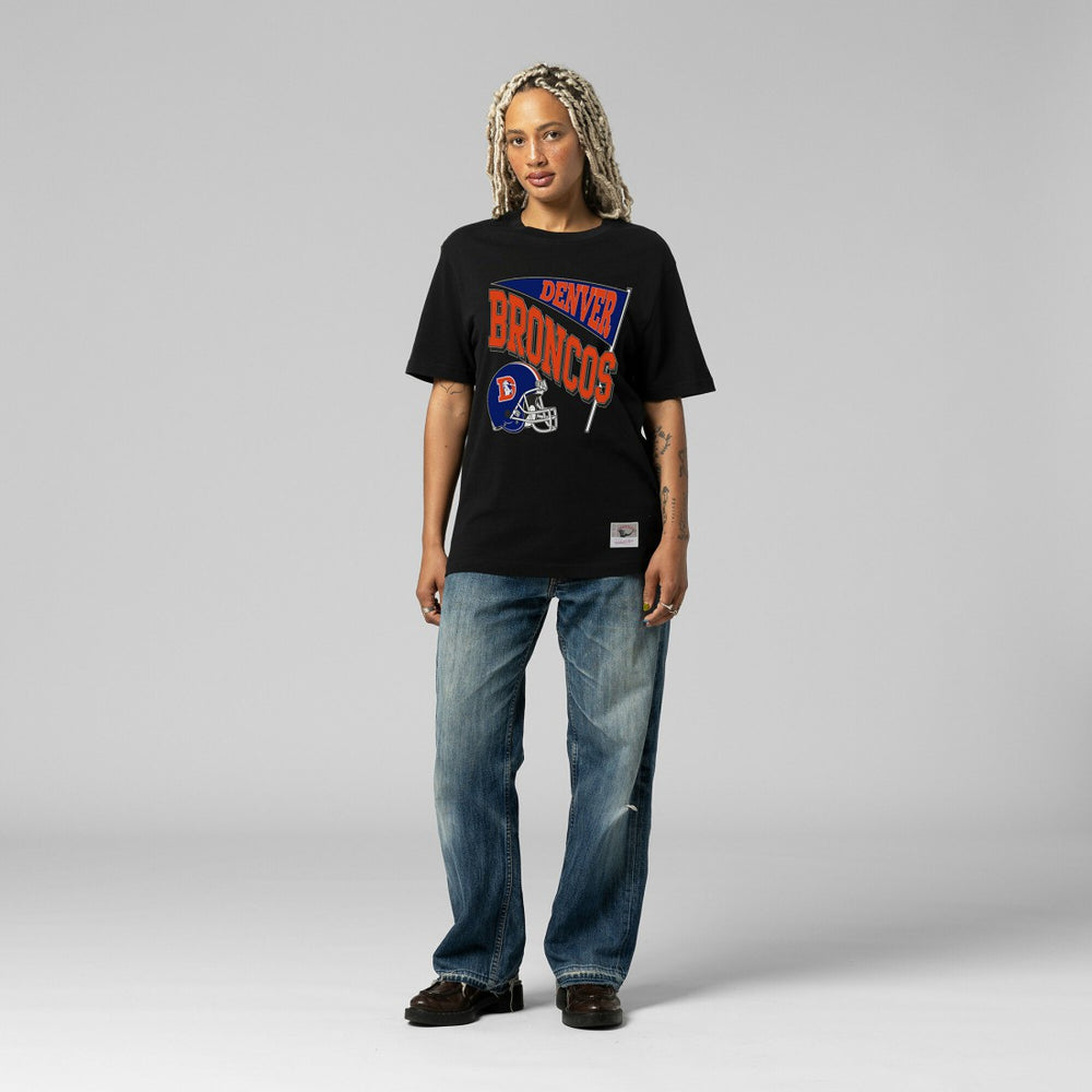 Mitchell & Ness Denver Broncos Women's Team Dynamic Boyfriend T-Shirt Black