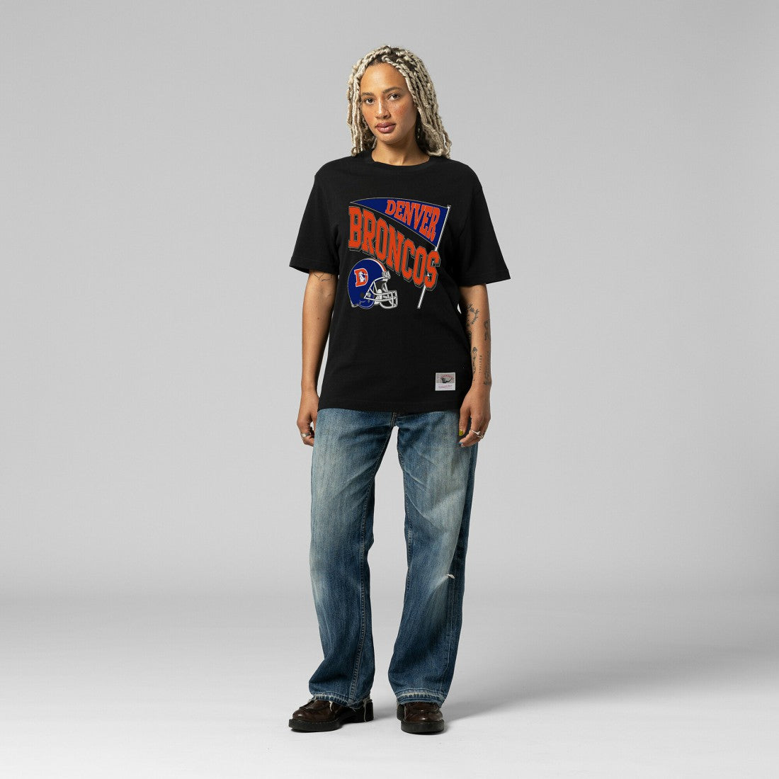 Mitchell & Ness Denver Broncos Women's Team Dynamic Boyfriend T-Shirt Black