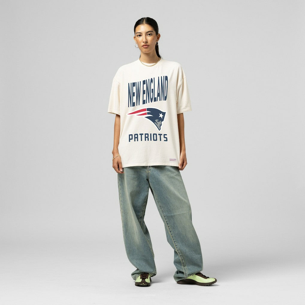 Mitchell & Ness New England Patriots Women's Logo Rise Boyfriend T-Shirt Cream