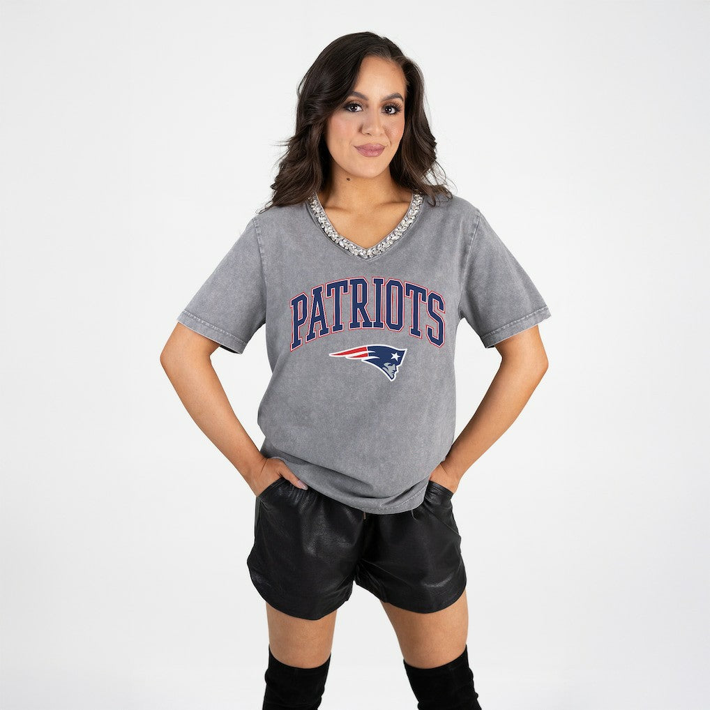 New England Patriots Gameday Couture Women's Relaxed Iconic Edge Rhinestone V-Neck T-Shirt Gray
