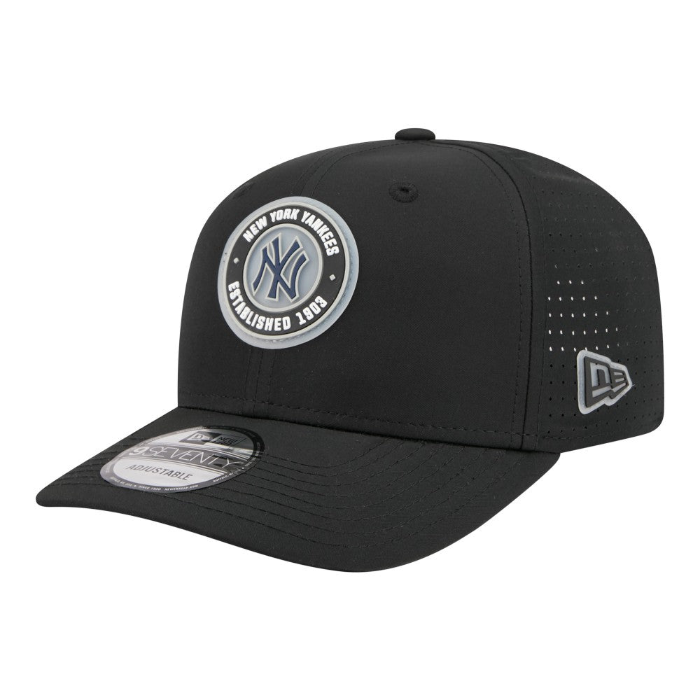 New York Yankees New Era Circle 9SEVENTY Adjustable Hat - Black - New Era Online