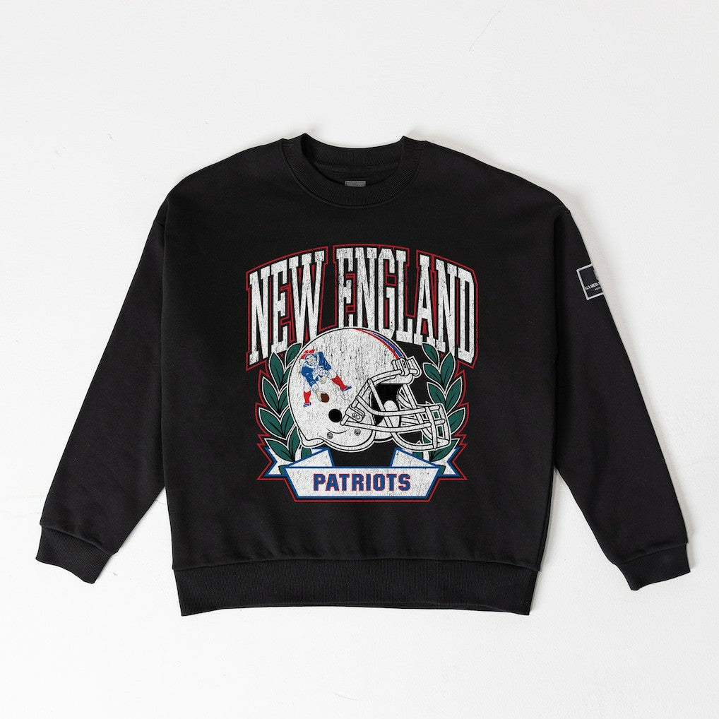 New England Patriots Gameday Couture Women's Oversized Victory Lane Black Label Premium Fleece Sweatshirt Black