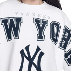 New York Yankees G-III 4Her by Carl Banks Women's Bleachers Cropped Pullover Sweatshirt - White - MLB Lifestyle