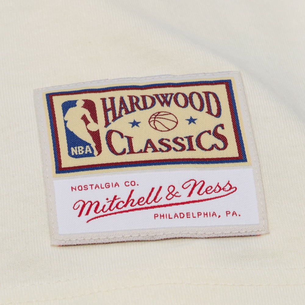 Philadelphia 76ers Hardwood Classics Chainstitch Premium T-Shirt Cream | Mitchell & Ness discount