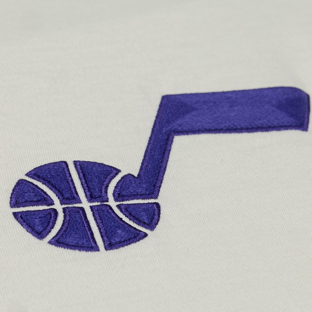 Utah Jazz Hardwood Classics Chainstitch Premium T-Shirt Cream | Mitchell & Ness online
