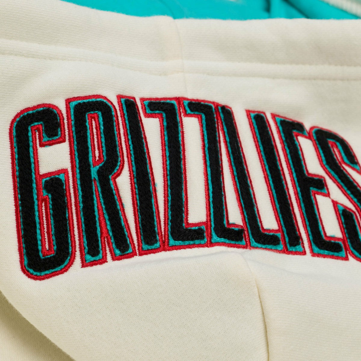 Memphis Grizzlies Hardwood Classics Chainstitch Premium Fleece Hoodie Cream | Mitchell & Ness