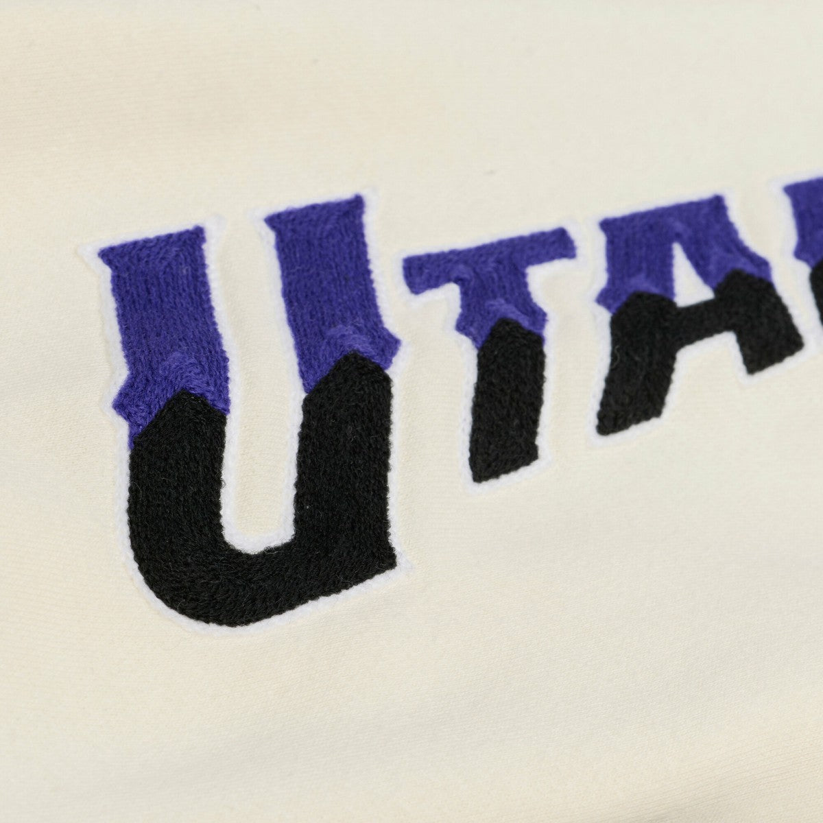 Utah Jazz Hardwood Classics Chainstitch Premium Fleece Hoodie Cream | Mitchell & Ness outlet