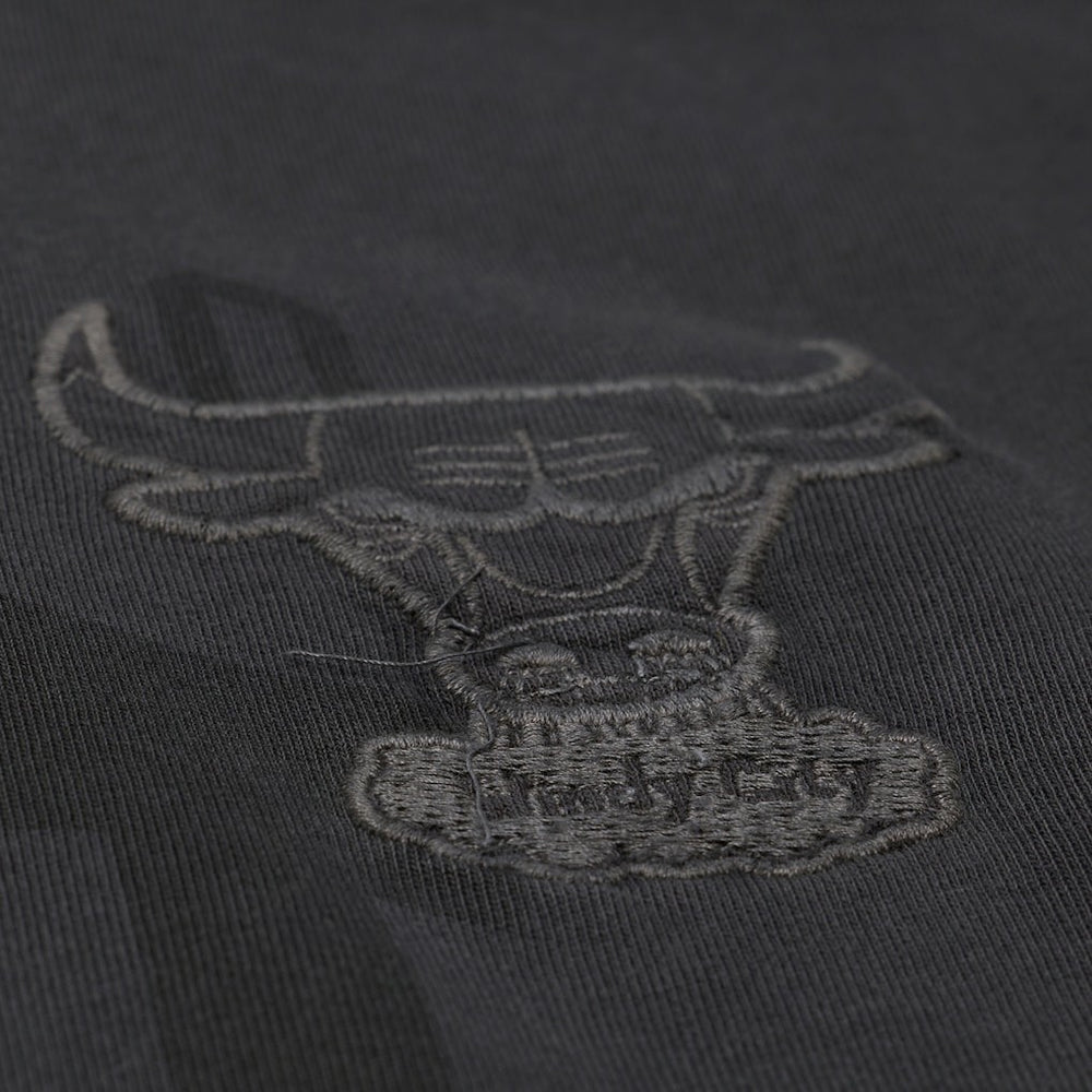 Chicago Bulls Downtown Collection Premium T-Shirt Black | Mitchell & Ness outlet