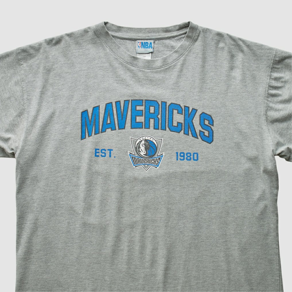 Dallas Mavericks NBA 2000s T-shirt for sale Heather Gray Vintage | Vintage US