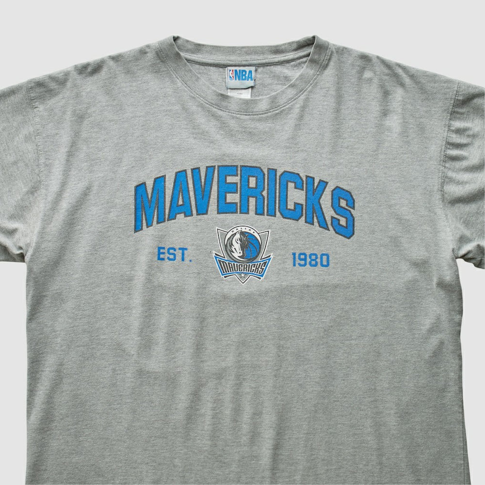 Dallas Mavericks NBA 2000s T-shirt for sale Heather Gray Vintage | Vintage US