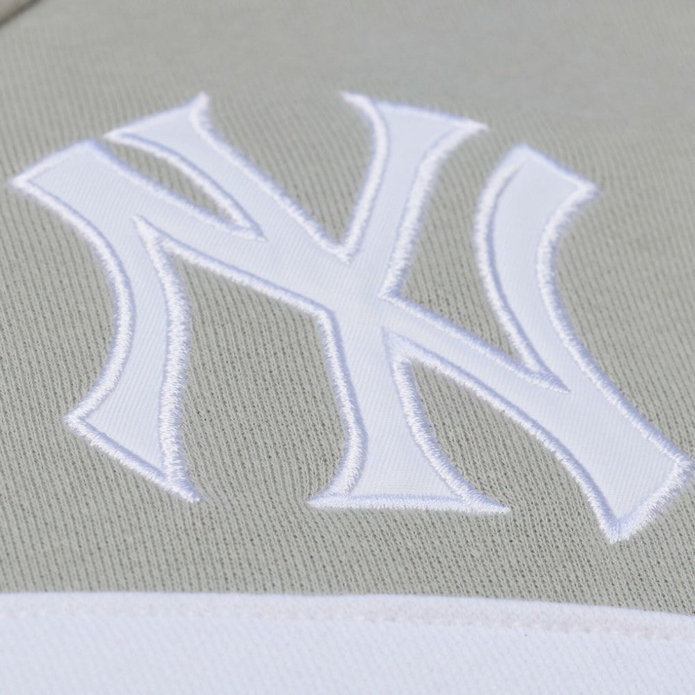 New York Yankees Mitchell & Ness Cooperstown Collection Thunderstorm Head Coach Hoodie - Gray - Mitchell & Ness on Sale