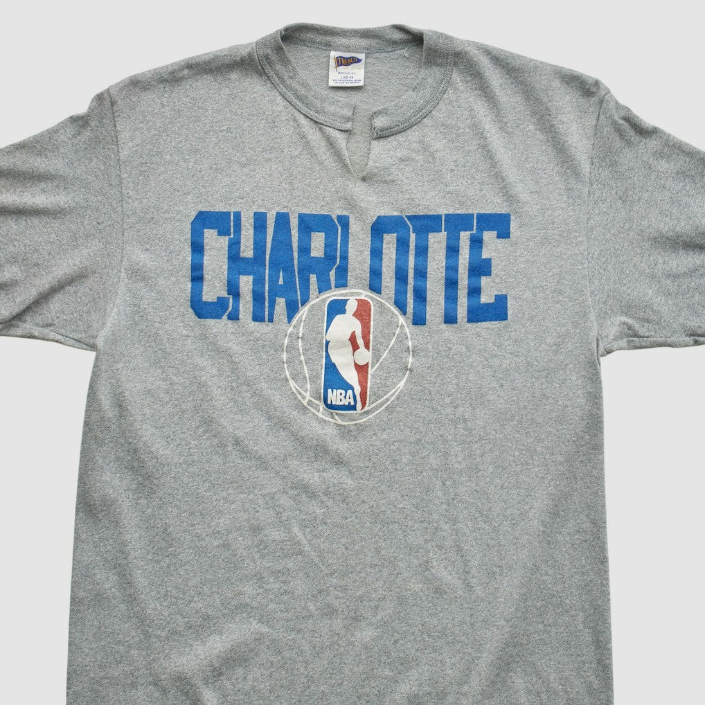 Charlotte Hornets Trench 90s T-shirt Heather Gray Vintage | Vintage US