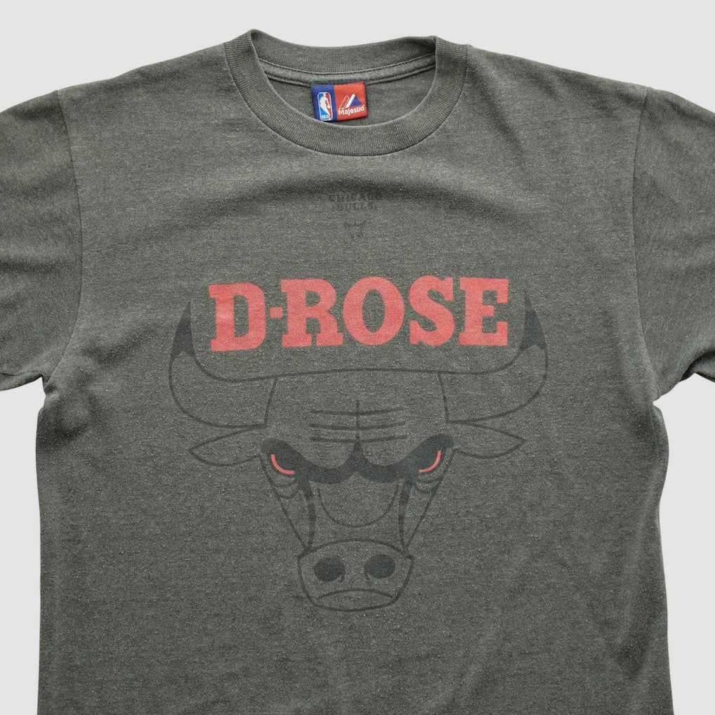 Chicago Bulls Majestic 2000s T-shirt for sale Dark Heather Gray Vintage | Vintage Near Me