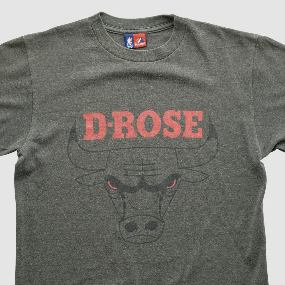 Chicago Bulls Majestic 2000s T-shirt for sale Dark Heather Gray Vintage | Vintage Near Me