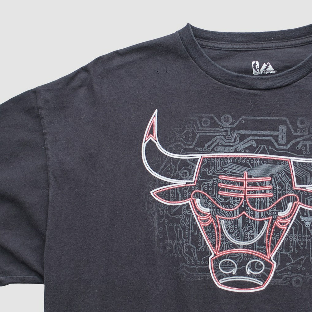 Chicago Bulls Majestic 2000s T-shirt for sale Black Vintage | Vintage