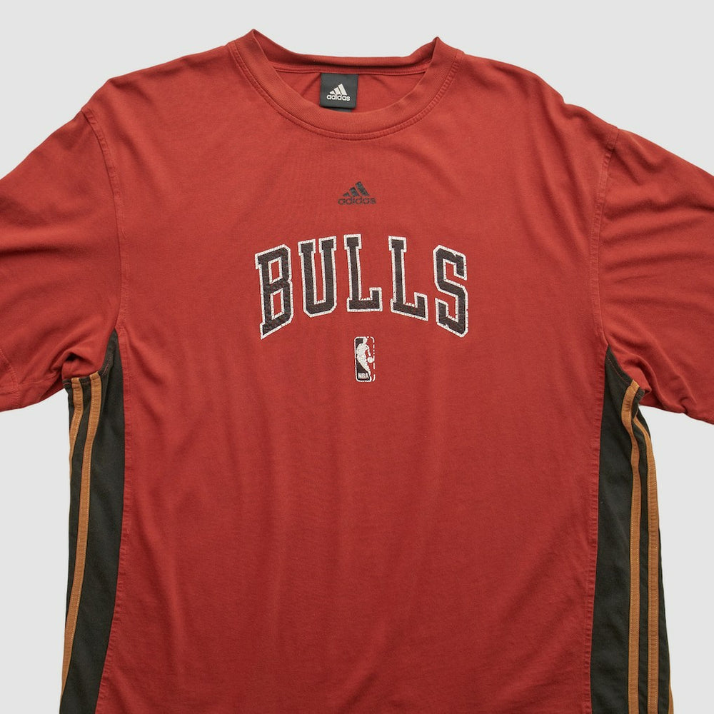 Chicago Bulls 2010s T-shirt for sale Red Vintage | Adidas Lifestyle