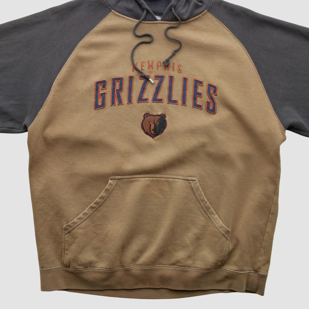 Memphis Grizzlies Reebok 2000s Hooded Pullover Sweatshirt Clay Vintage | Vintage online