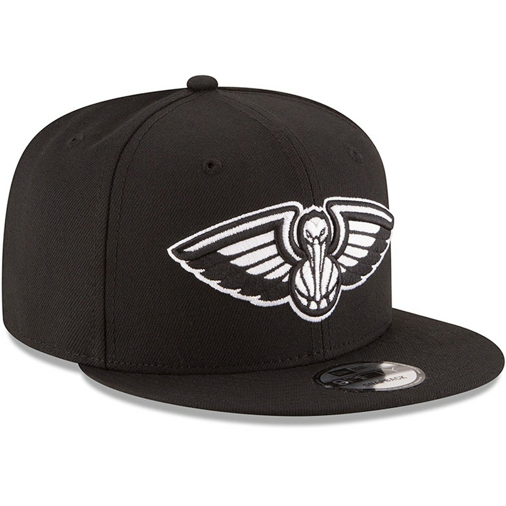 New Orleans Pelicans Black & White Logo 9FIFTY Adjustable Snapback Hat Black | New Era US