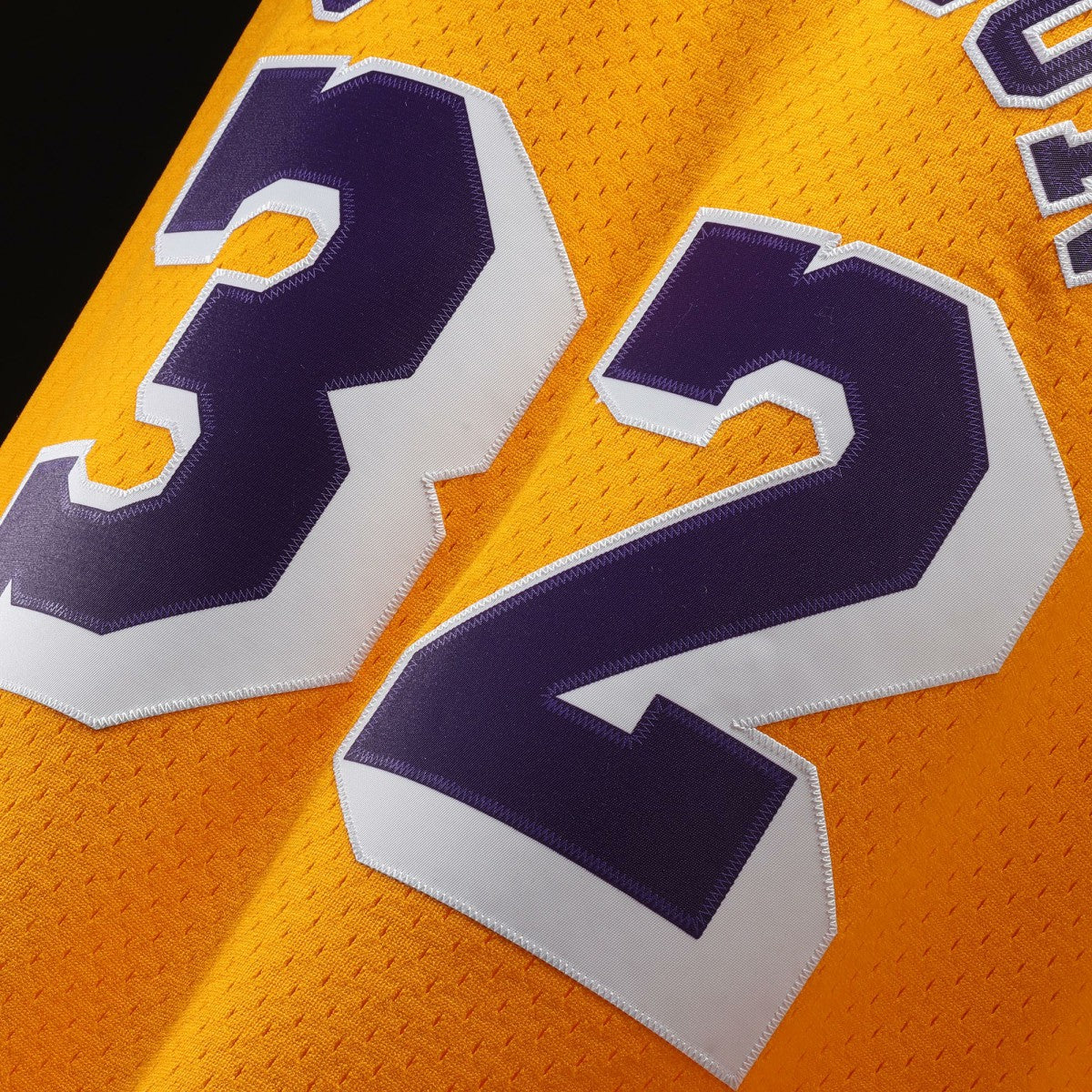 Magic Johnson Los Angeles Lakers 1984/85 Hardwood Classics Swingman Jersey Gold | Mitchell & Ness US