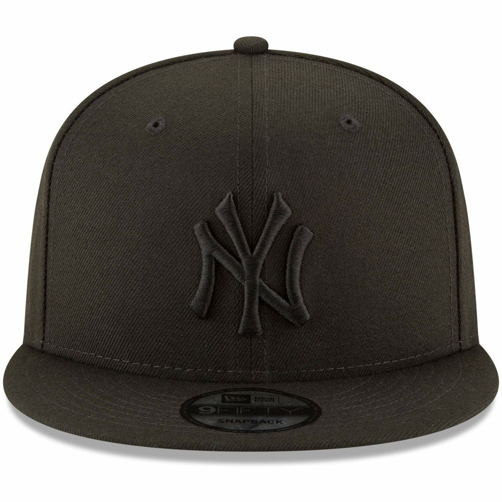 New York Yankees New Era Black on Black 9FIFTY Team Snapback Adjustable Hat - Black - New Era Lifestyle