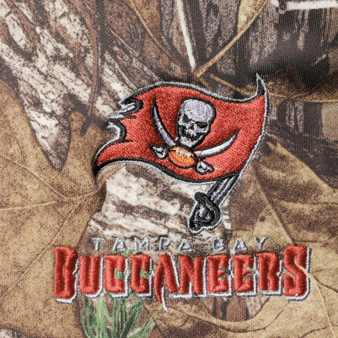Tampa Bay Buccaneers Dunbrooke Circle Champion Tech Fleece Pullover Hoodie Realtree Camo