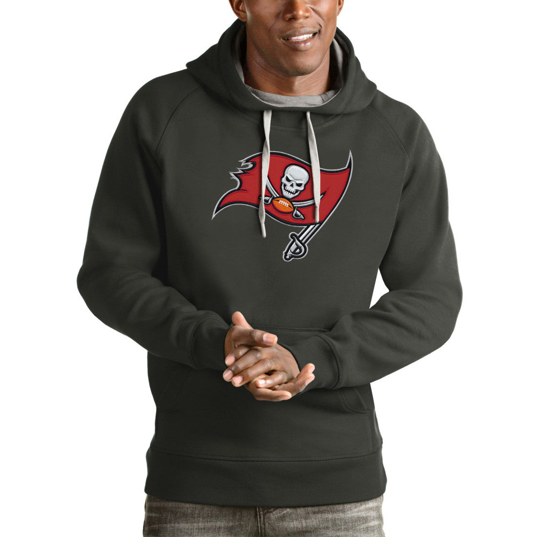 Tampa Bay Buccaneers Antigua Victory Pullover Hoodie Charcoal