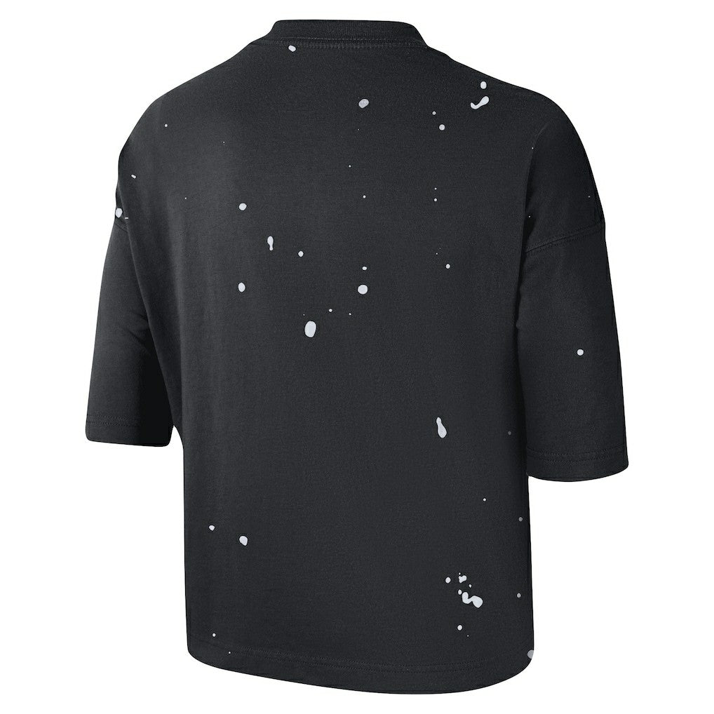 Brooklyn Nets Women's Courtside Splatter Cropped T-Shirt Black | Nike Lifestyle