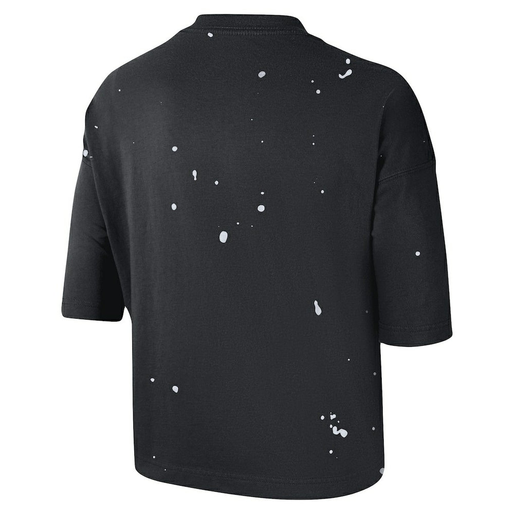 Brooklyn Nets Women's Courtside Splatter Cropped T-Shirt Black | Nike Lifestyle