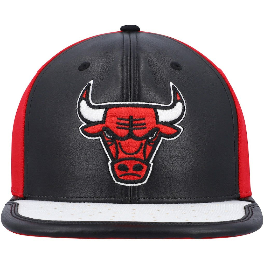Chicago Bulls Day One Snapback Hat Black/White | Mitchell & Ness Lifestyle