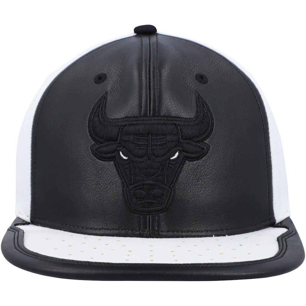 Chicago Bulls NBA Day One Snapback Hat Black/White | Mitchell & Ness discount