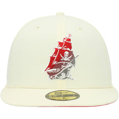 Tampa Bay Buccaneers New Era Chrome Color Dim 59FIFTY Fitted Hat Cream