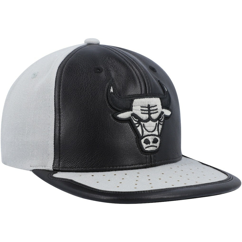 Chicago Bulls Day One Snapback Hat Black/Gray | Mitchell & Ness Lifestyle