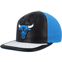 Chicago Bulls Day One Snapback Hat Black/White | Mitchell & Ness US