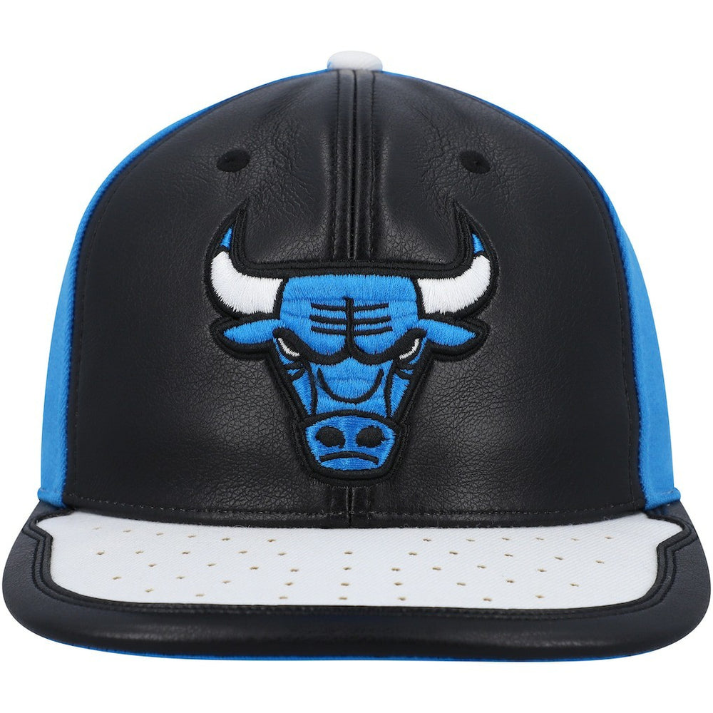 Chicago Bulls Day One Snapback Hat Black/White | Mitchell & Ness US