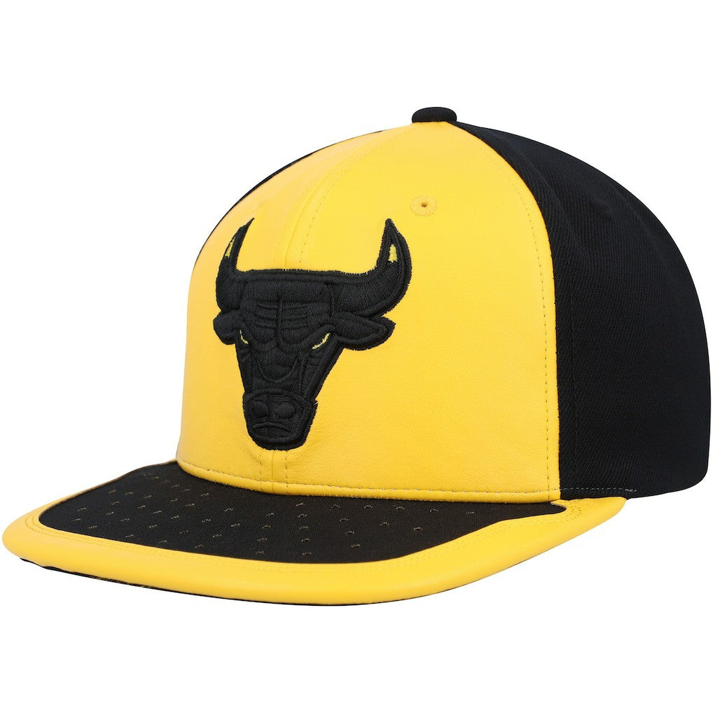 Chicago Bulls Day One Snapback Hat Yellow/Black | Mitchell & Ness