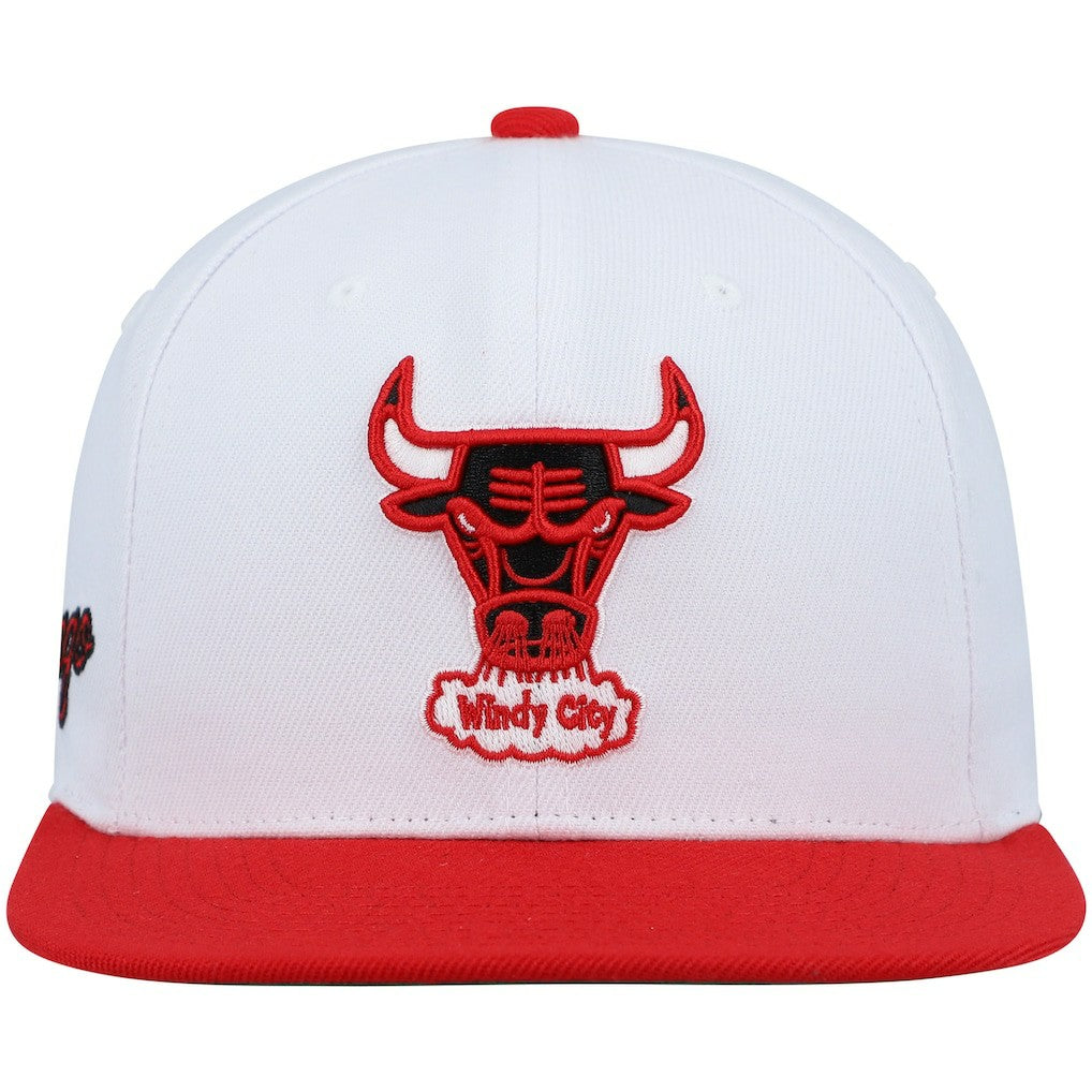 Chicago Bulls Hardwood Classics Snapback Hat White/Red | Mitchell & Ness online