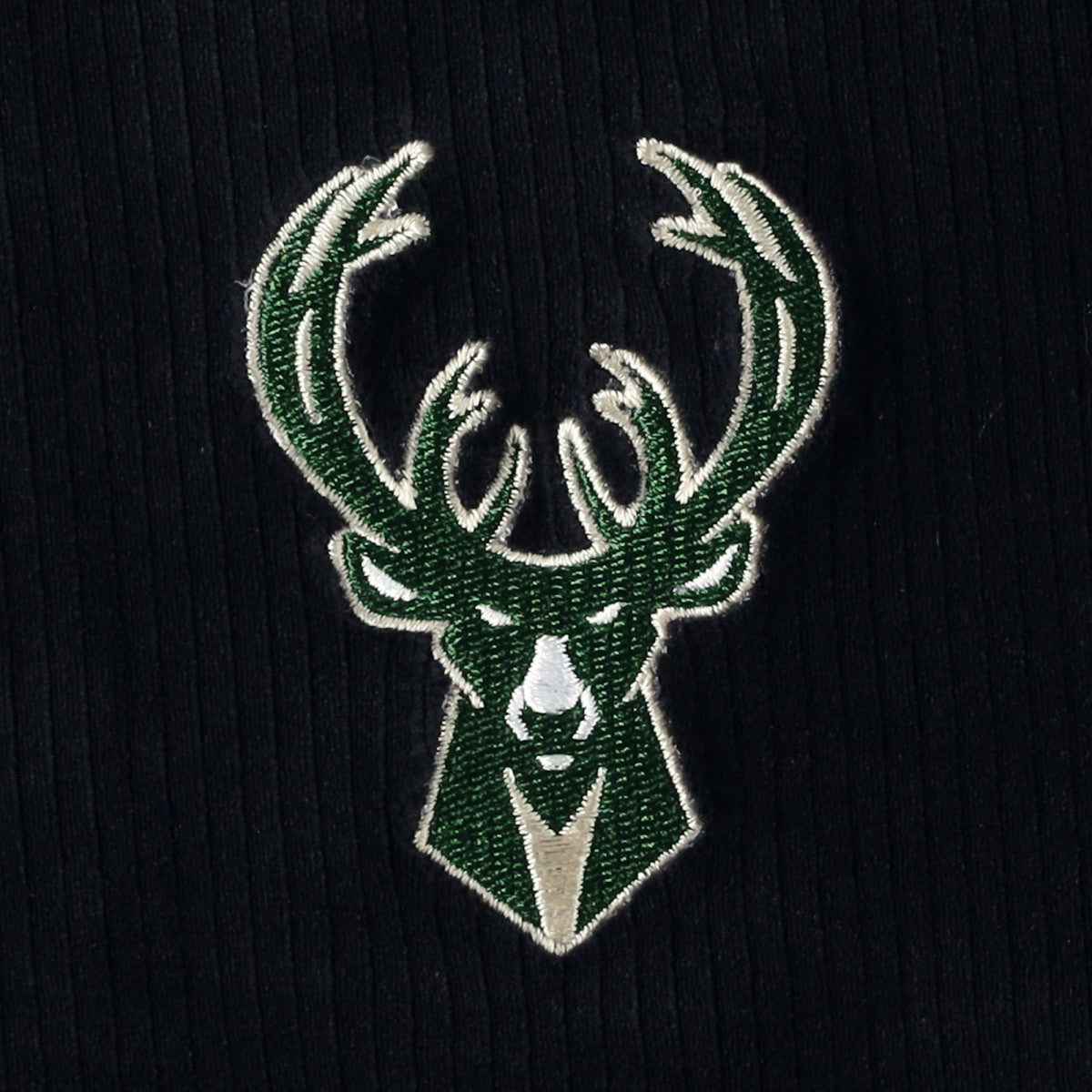 Milwaukee Bucks Touch Women's End Line Velour Pullover Hoodie Black