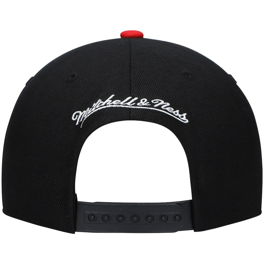 Philadelphia 76ers Hardwood Classics Low Big Face Snapback Hat Black/Red | Mitchell & Ness US