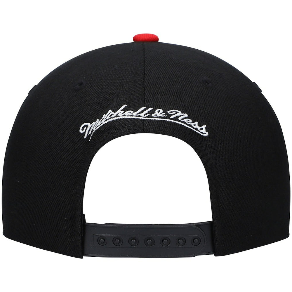 Philadelphia 76ers Hardwood Classics Low Big Face Snapback Hat Black/Red | Mitchell & Ness US