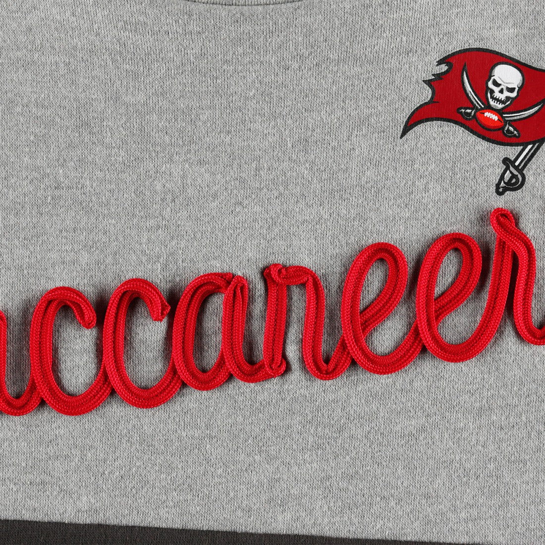 Tampa Bay Buccaneers Touch Women's Outfield Deep V-Back Waist Length Pullover Sweatshirt Heather Gray/Red