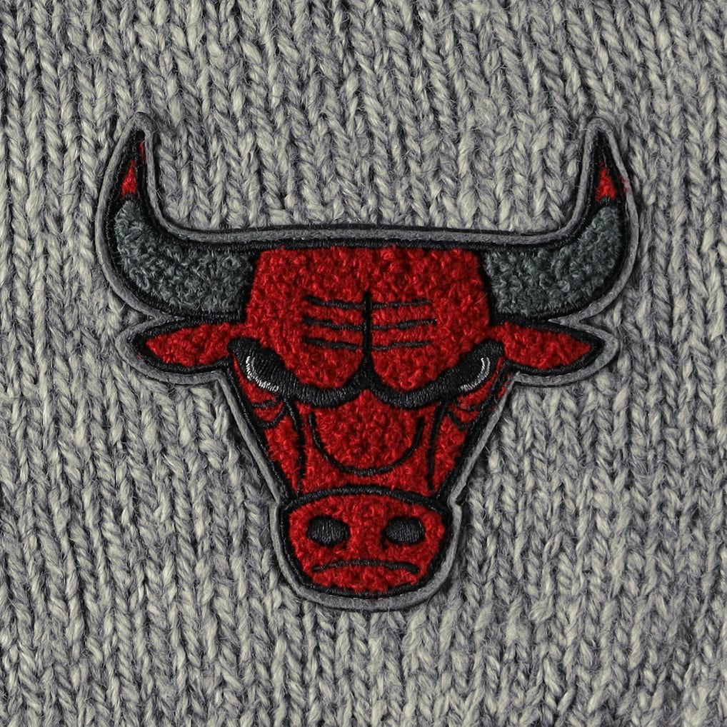 Chicago Bulls Lusso Women's Scarletts Lantern Sleeve Tri-Blend V-Neck Pullover Sweater Gray